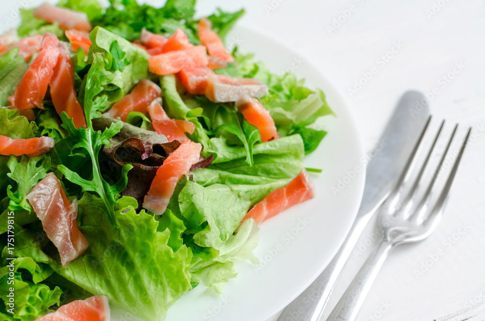 Leaf vegetable salad with smoked salmon Leaf vegetable salad with smoked salmon