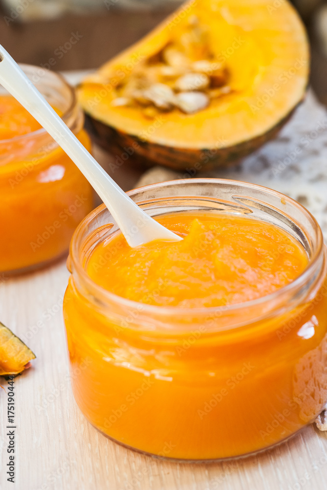 Organic pumpkin puree. Dietary dish. Baby food. Organic pumpkin puree. Dietary dish. Baby food.