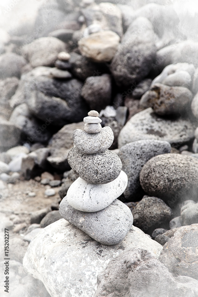 piramide de piedras efecto zen de la cultura japonesa piramide de piedras efecto zen de la cultura japonesa