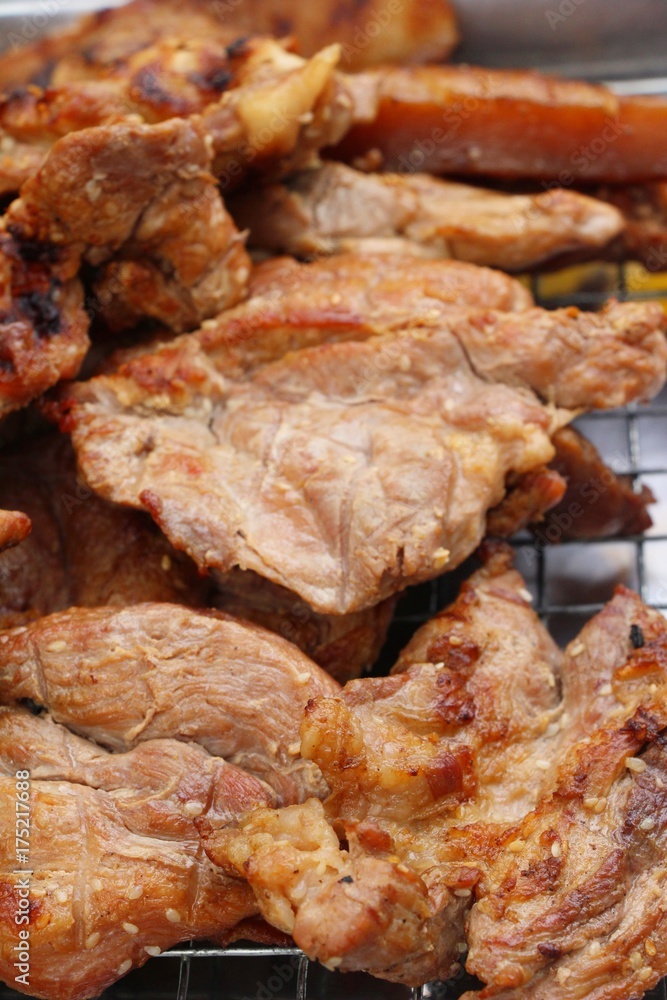 Roasted pork is delicious in the market