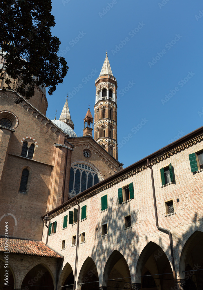 Fototapeta premium Basilica of Saint Anthony viewing from its internal courtyard