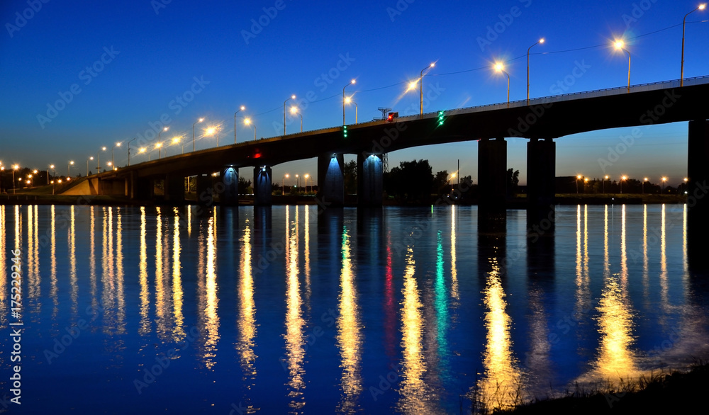 Obraz premium Bridge by night