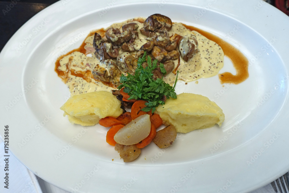 filet de poissons et champignons