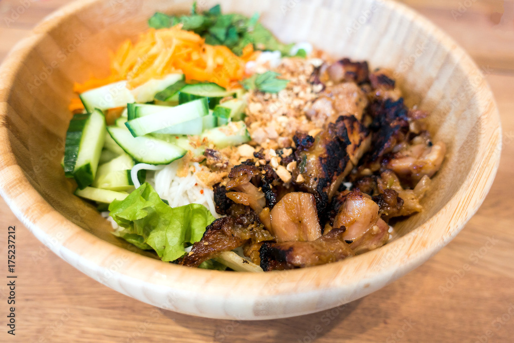 Bowls of Asian noodles and vegetables Bowls of Asian noodles and vegetables