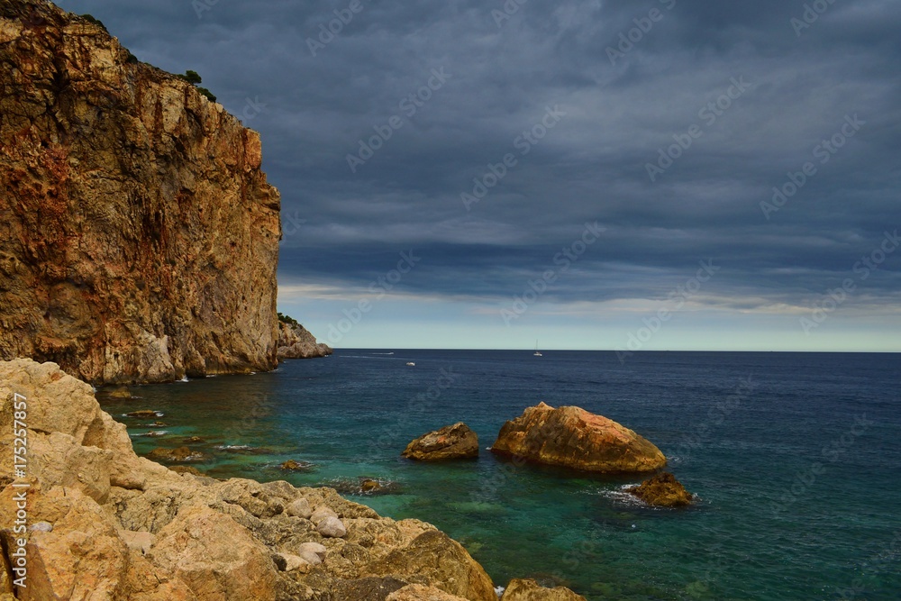 paesaggio marino del Parco Naturale Montgri a L'Estartit in Costa Brava, Spagna 