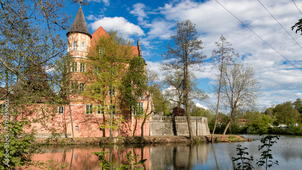 Fototapeta premium Wasserschloss in Taufkirchen an der Vils