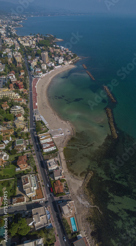 Vista aerea panoramica della spiaggia di Santa Marinella, in provincia di Roma, in Italia. Si tratta di una delle coste più belle della regione Lazio. photo