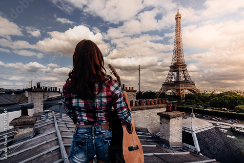 Ode à la belle de la Tour Eiffel sur les toits de Paris © Leplaisirdunephoto