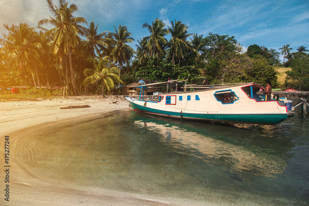 Obraz premium Traditional Fishing Boat 