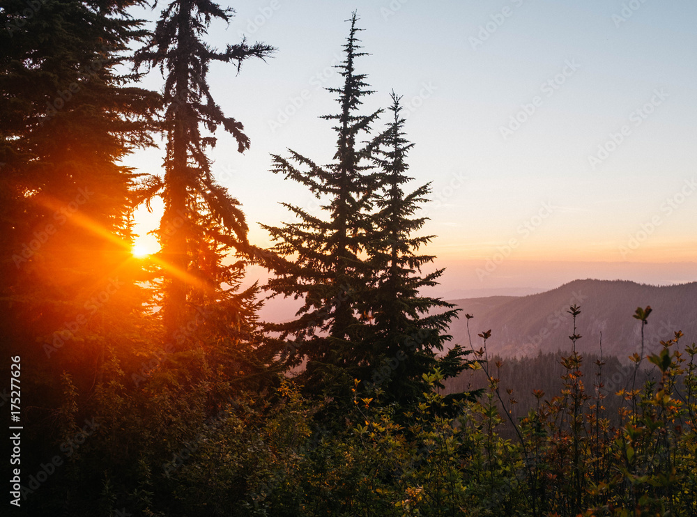 sunset in cascade mountain range sunset in cascade mountain range
