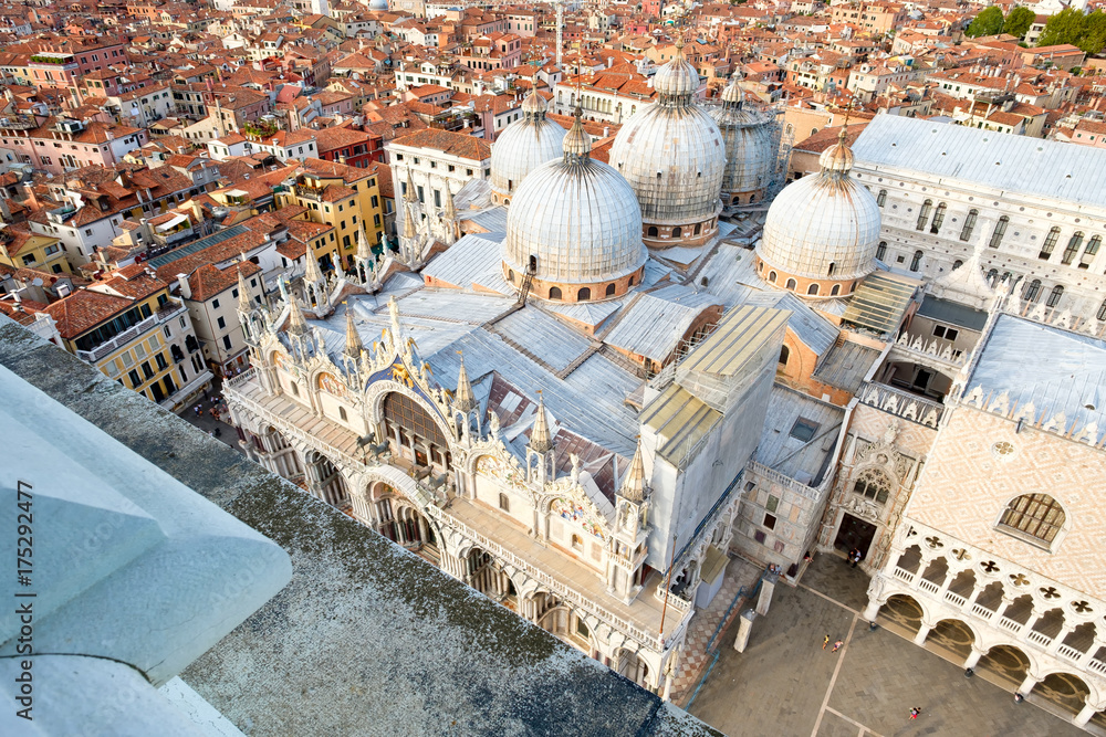 Obraz premium Aerial view of St Mark's Basilica in Venice, Italy