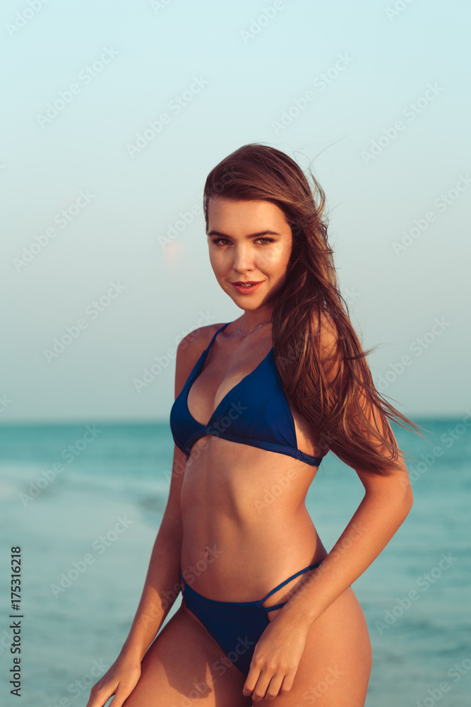 Obraz premium woman in bikini on beach