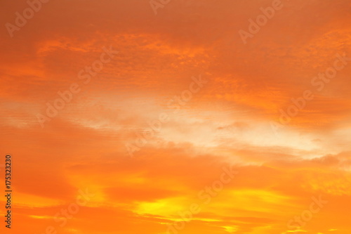 幻想的な朝焼け　背景イメージ © kawa10
