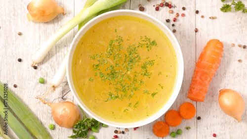 Fotografía vegetable broth