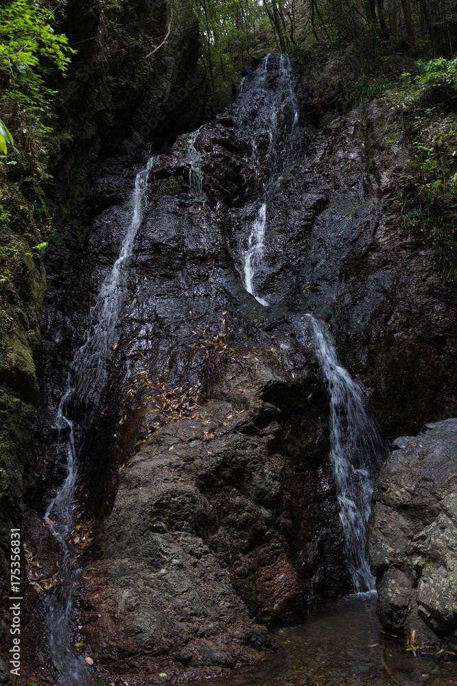 Obraz premium 五行の滝