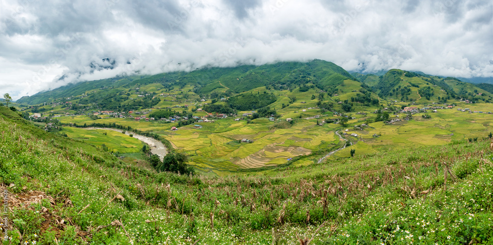 Fototapeta premium Viewpoint panorama of tribe village and river in valley at Sapa