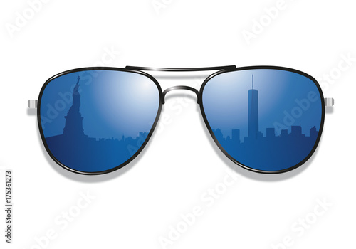 New York - États-Unis - lunettes de soleil -tourisme - destination - Statue de la liberté