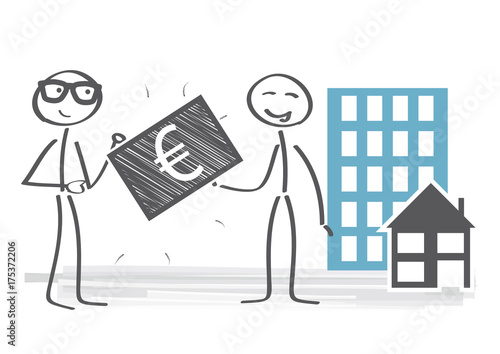 Makler berät Kunden und verkauft Immobilien