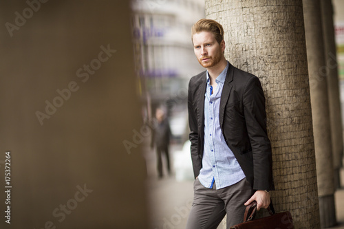 Portrait of the modern busi...
