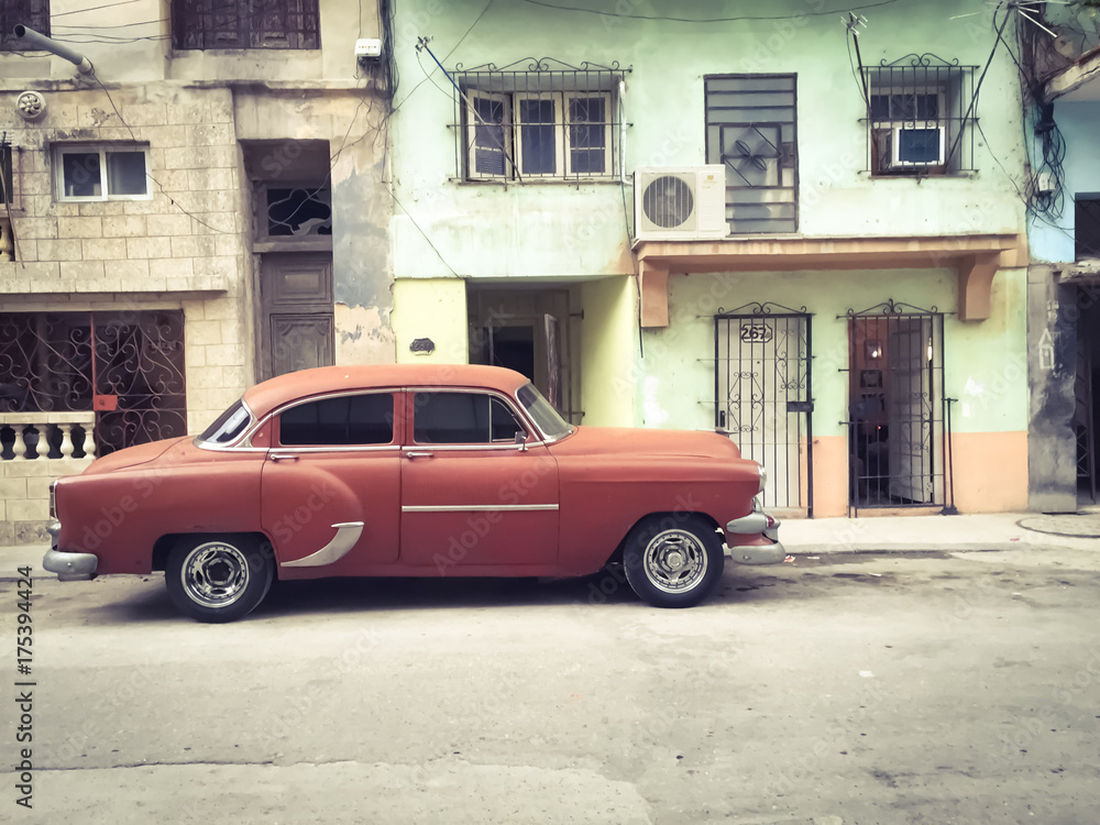 Aged car in Cuban street