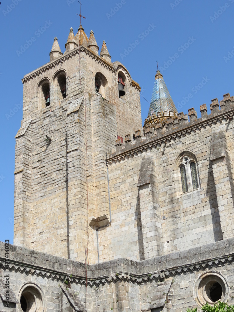 Fototapeta premium Portugal - Evora - Clocher de la Sé, Cathédrale Notre-Dame-de-l'Assomption - 