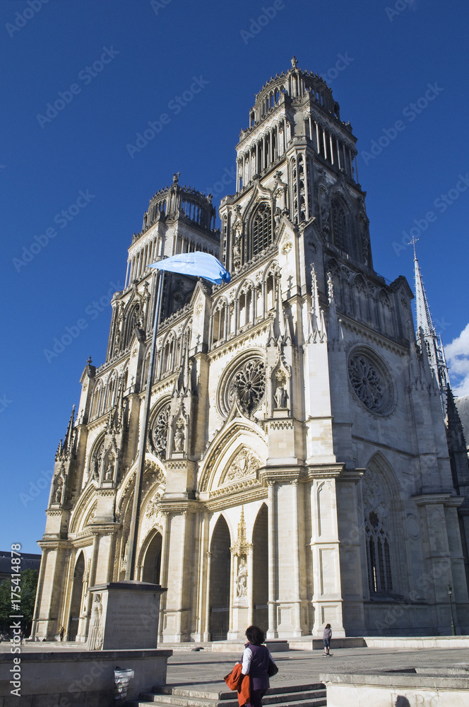 Cathédrale Sainte-Croix (Heiligkreuzkathedrale) von 1278, Place du Martroi, Orléans, Departement Loiret, Frankreich Cathédrale Sainte-Croix (Heiligkreuzkathedrale) von 1278, Place du Martroi, Orléans, Departement Loiret, Frankreich