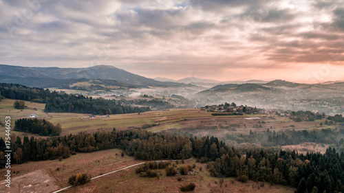 Fototapeta Naklejka Na Ścianę i Meble -  Górski Krajobraz