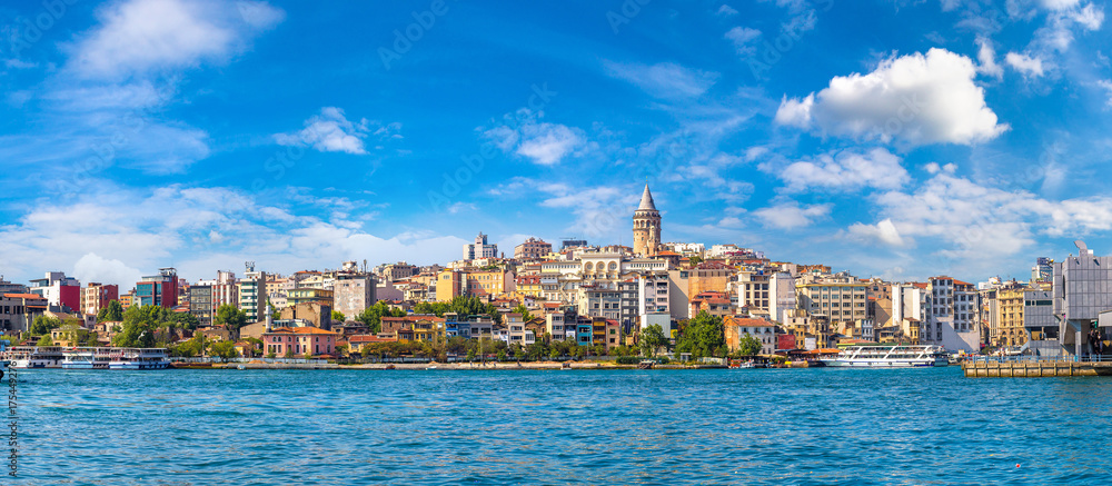 Obraz premium Wieża Galata w Stambule w Turcji