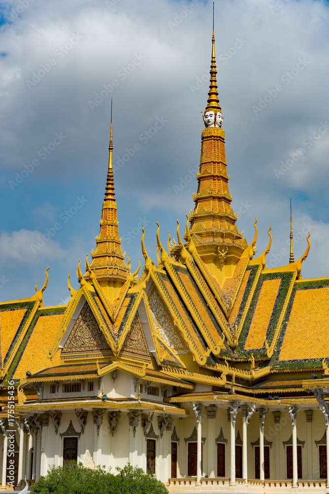Fototapeta premium Dächer Königspalast in Phnom Penh 