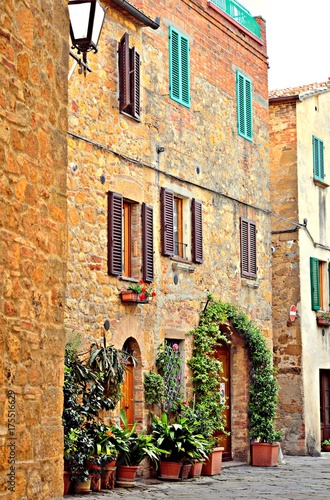 Fototapeta Naklejka Na Ścianę i Meble -  Scorcio del borgo medievale di Pienza in Toscana Italia