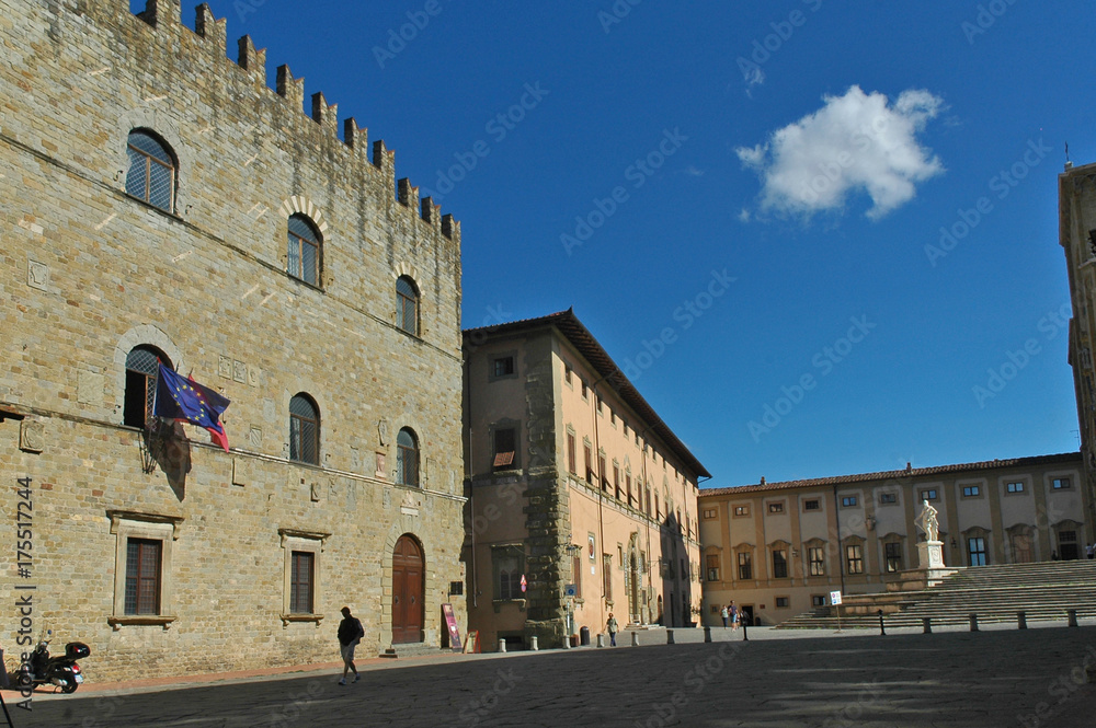 Arezzo, piazza della libertà e Palazzo Comunale