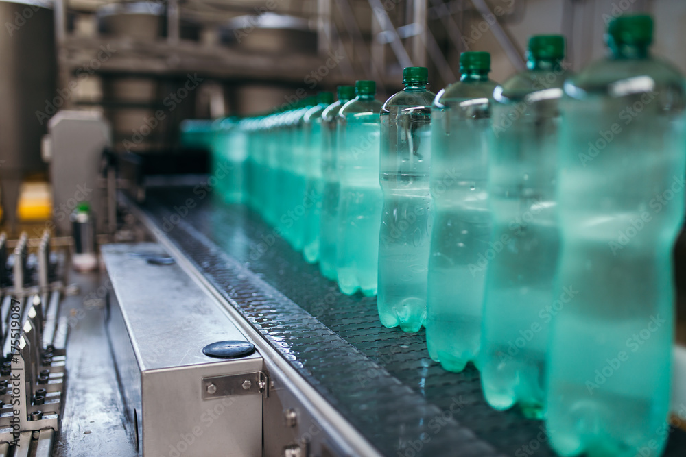 bottling-plant-water-bottling-line-for-processing-and-bottling-drink