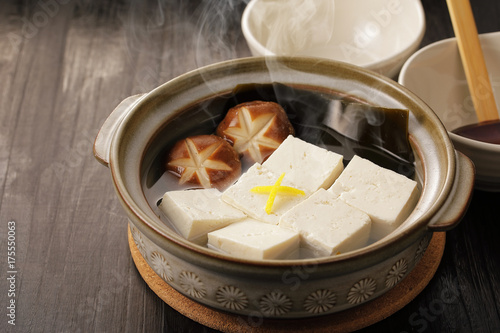 湯豆腐 Boiled tofu