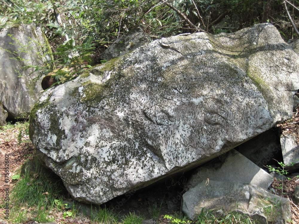 岩 岩