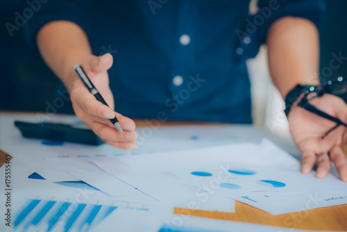 Εκτύπωση καμβά Business analysis - calculator, sheet, graphs (business report) and analyst hand