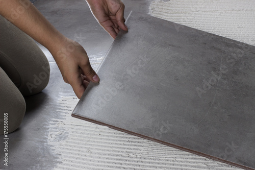 Setting tile