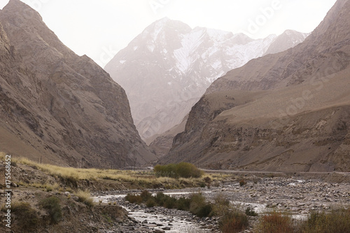 Фотография high mountain pass in Tibet mountain landscape