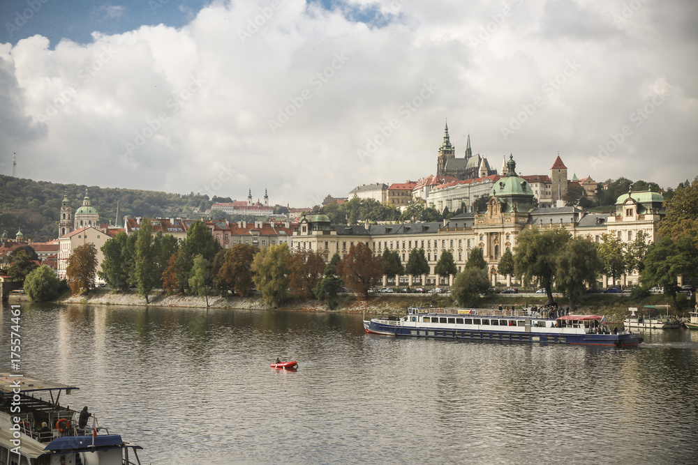 Fototapeta premium fiume a praga