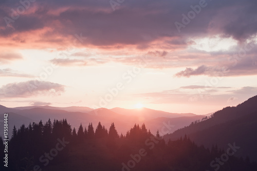 Smoky Mountains ridge at sunrise © Nickolay Khoroshkov