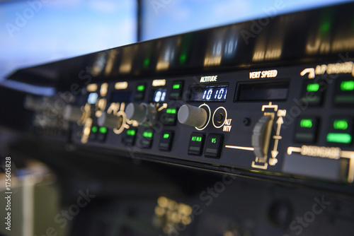 Aircraft autopilot altitude controls panel display