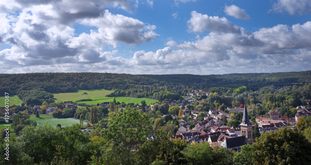 Obraz premium Vallée et village de Chevreuse