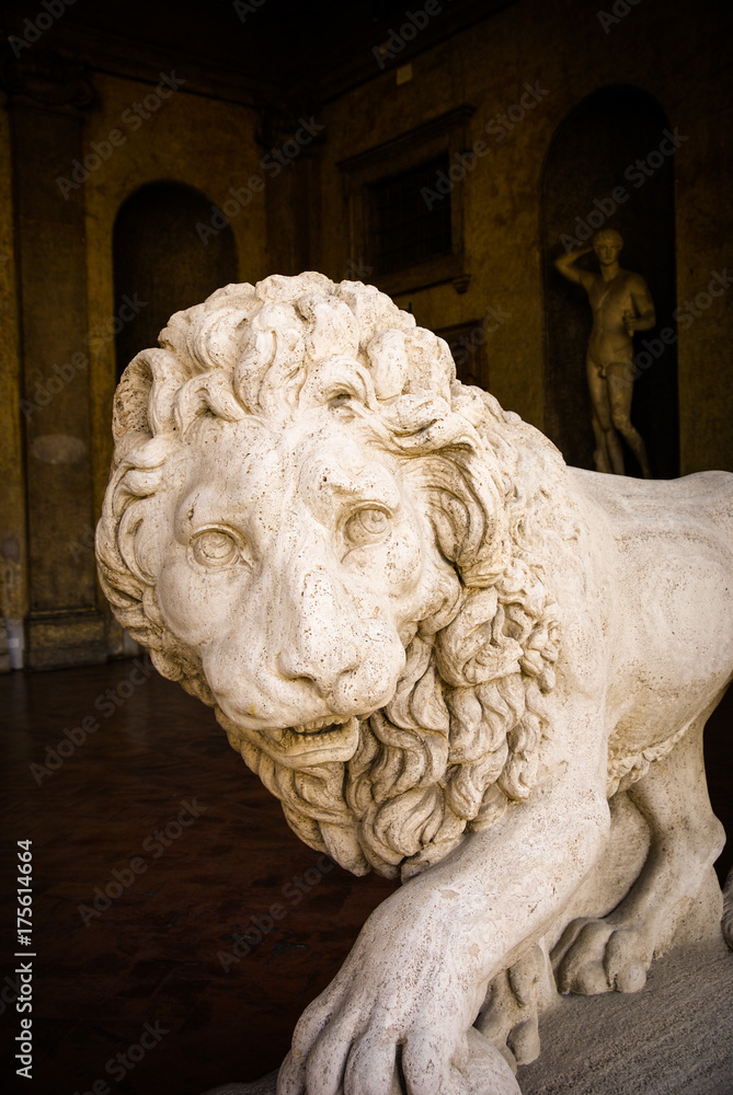 Löwenstatue im Garten der Villa Borghese, Rom