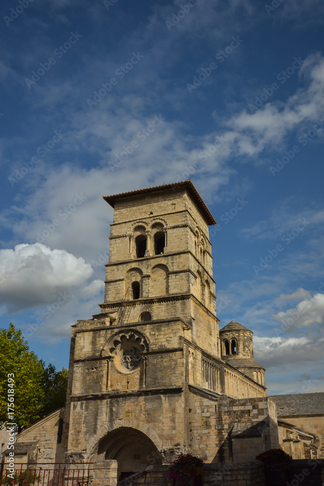Eglise abbatiale Sainte Marie in Cruas Frankreich