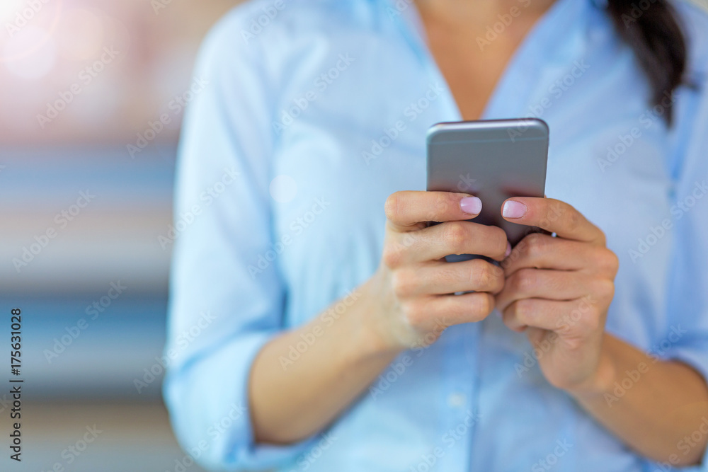 Businesswoman using smartphone
Businesswoman using smartphone