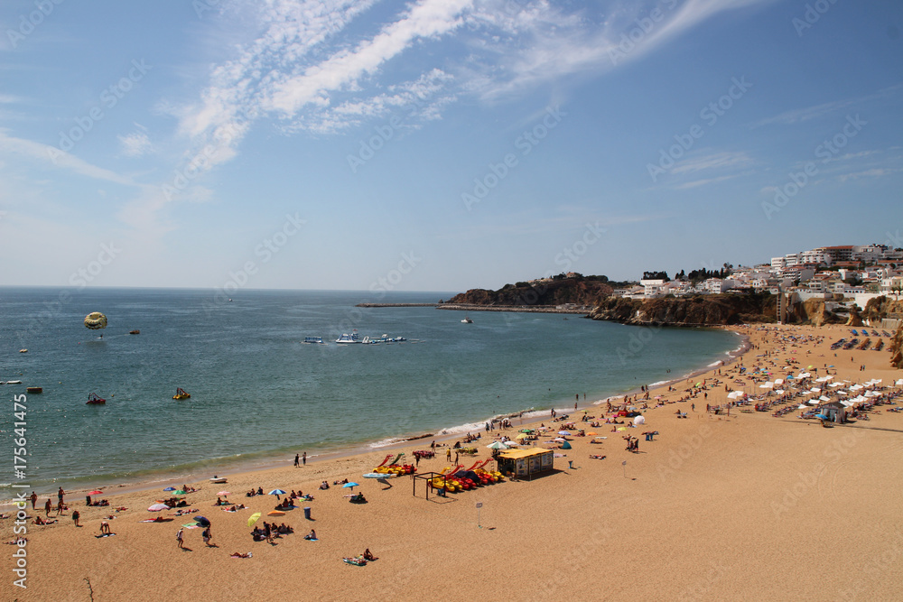 Der Strand in Albufeira