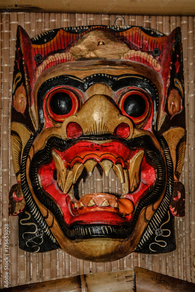 Obraz premium wooden tribal mask