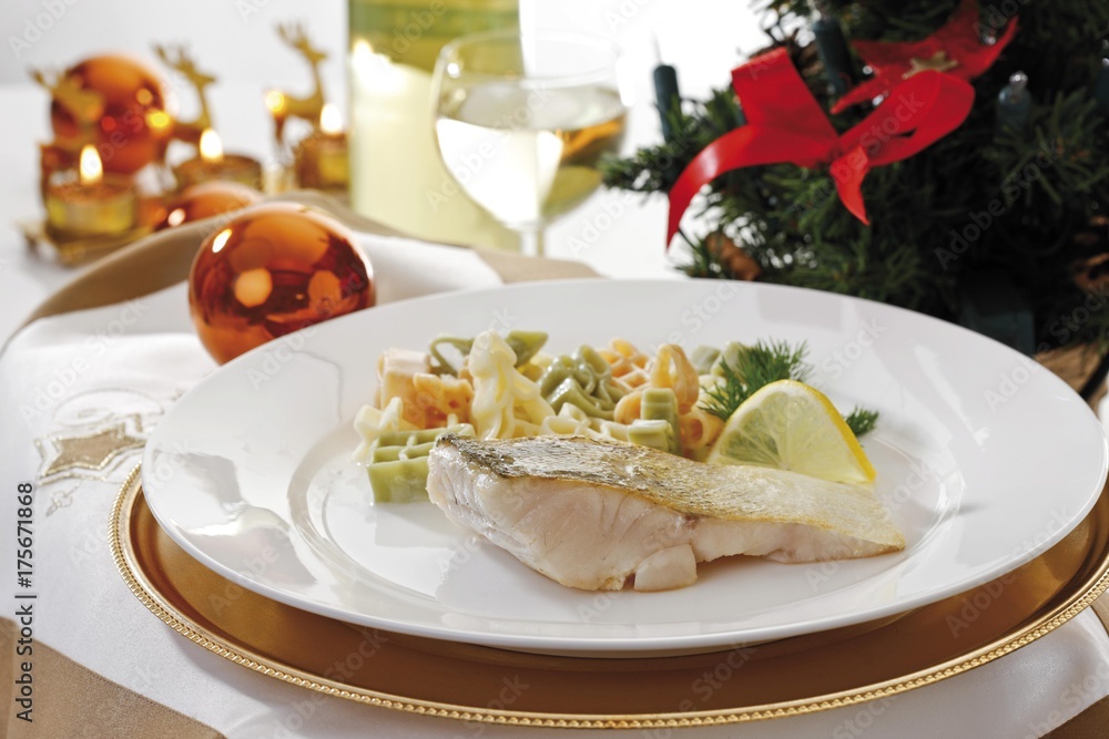 Zander filet with Christmas noodles Zander filet with Christmas noodles
