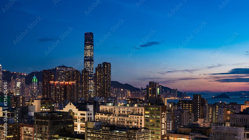 Naklejka premium 香港の摩天楼の夜景