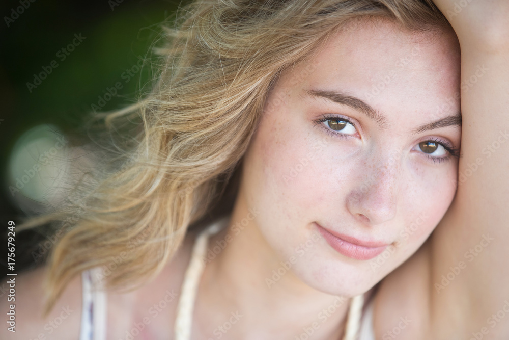 Teenage girl senior portrait Teenage girl senior portrait