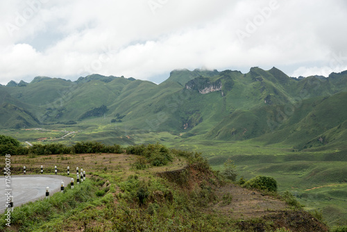 Fototapeta Naklejka Na Ścianę i Meble -  Mountain road of Vang Vieng Loas